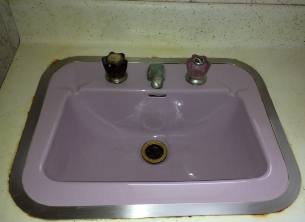 Vacate clean/End of lease clean before picture - bathroom sink after